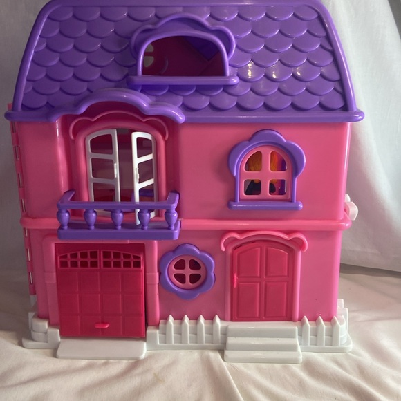 Kids connection, doll house with family and furniture - Picture 1 of 3